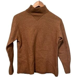 Everlane mock neck wool long sleeve sweater color is brown, womens size small